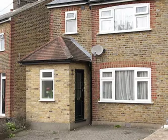 بنسيون Brentwood Guest House