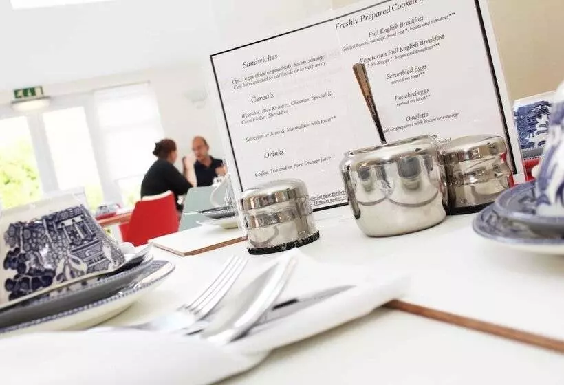 פנסיון Brentwood Guest House