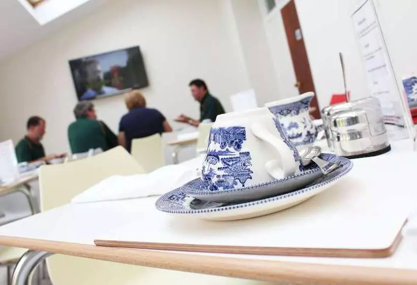 פנסיון Brentwood Guest House