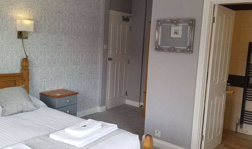 ペンション Hensleigh House