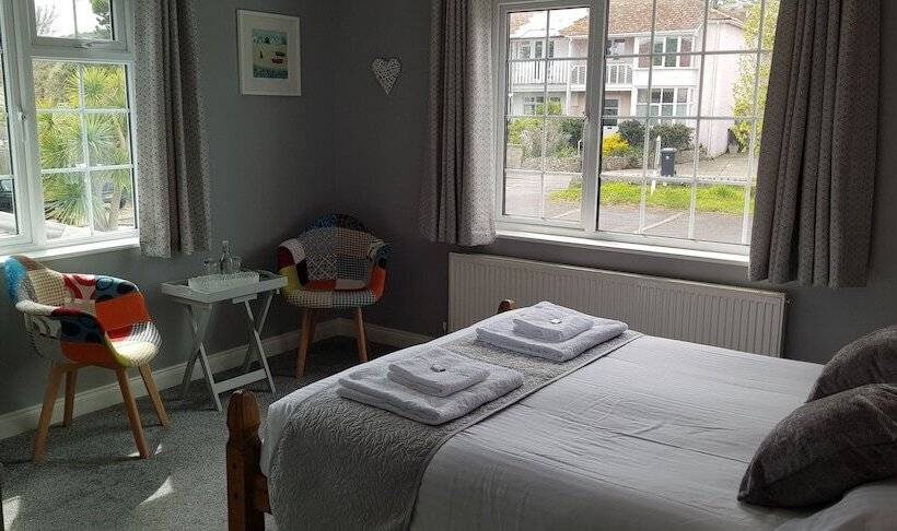 ペンション Hensleigh House