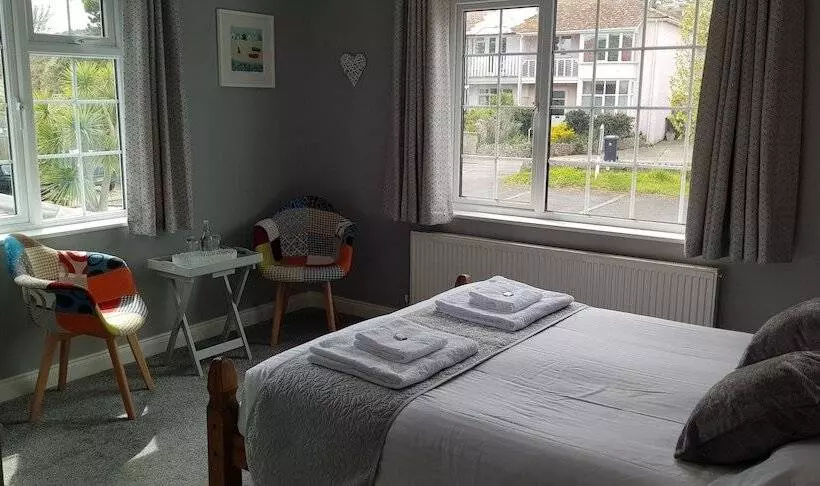 Пансион Hensleigh House