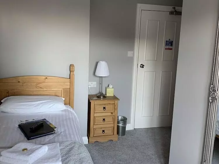 Пансион Hensleigh House