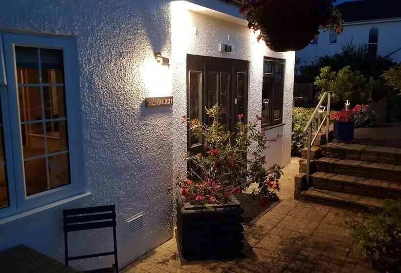 Пансион Hensleigh House