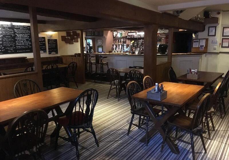 The Silverton Inn   B&b