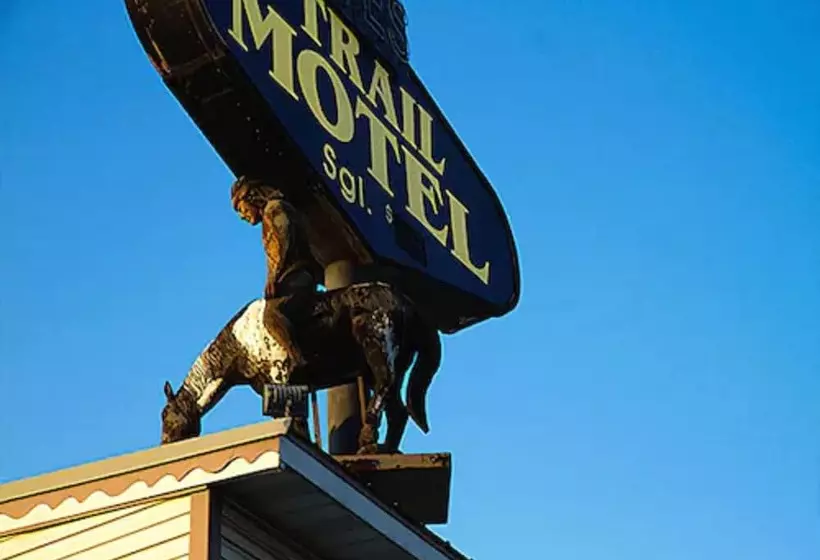 Trail Motel