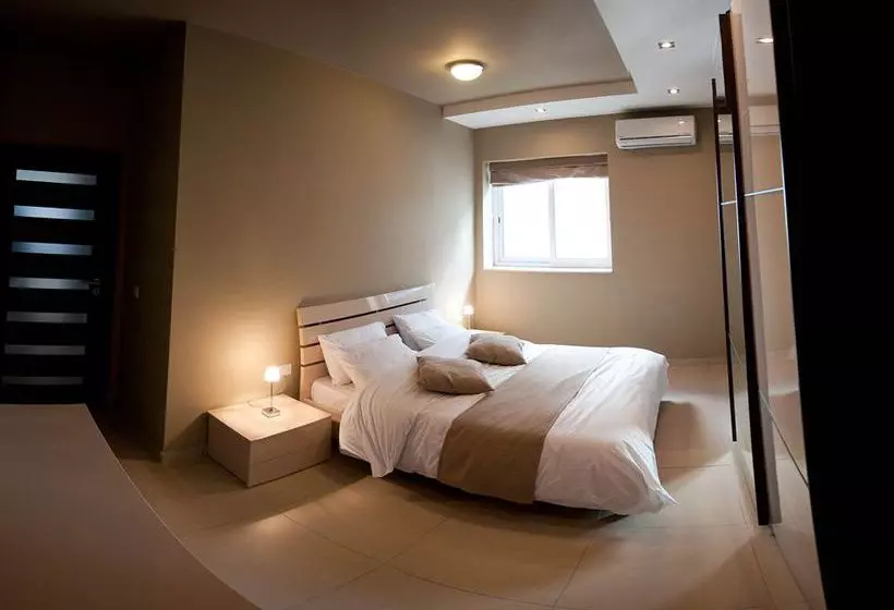 Apartamentos Depiro Point
