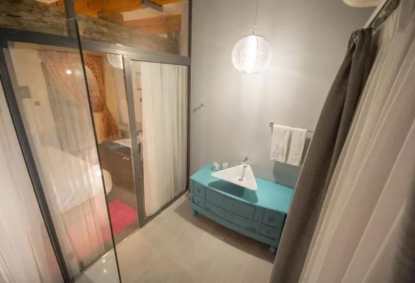 تختخواب و صبحانه The Vincent