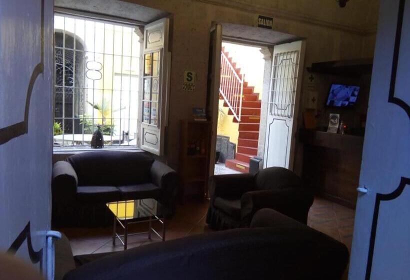 簡易ホテル La Casa De Margott