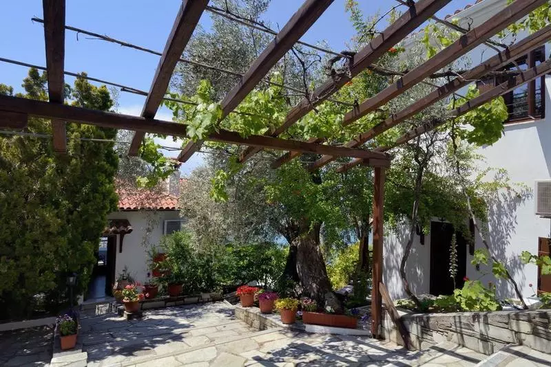 Отель Diplomats Holidays