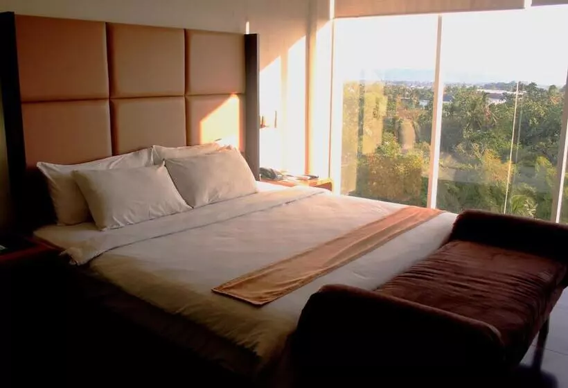 Hotel @hom Premiere Cilacap