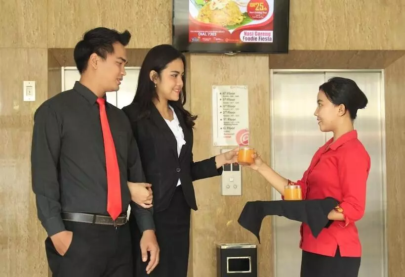 Hotel @hom Premiere Cilacap