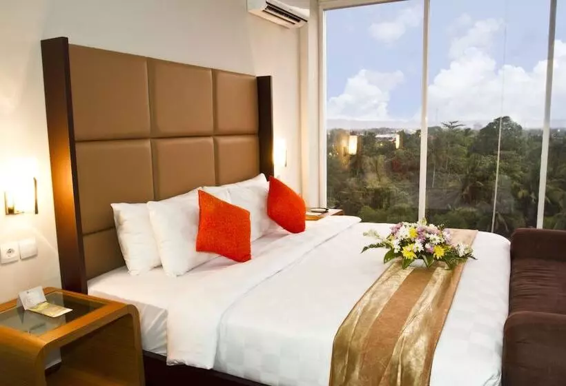 Hotel @hom Premiere Cilacap