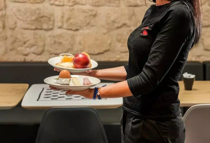 Hotelli Ibis Paris Avenue De La Republique