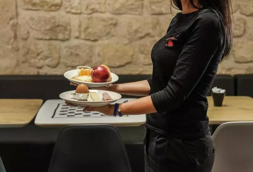 Hotelli Ibis Paris Avenue De La Republique