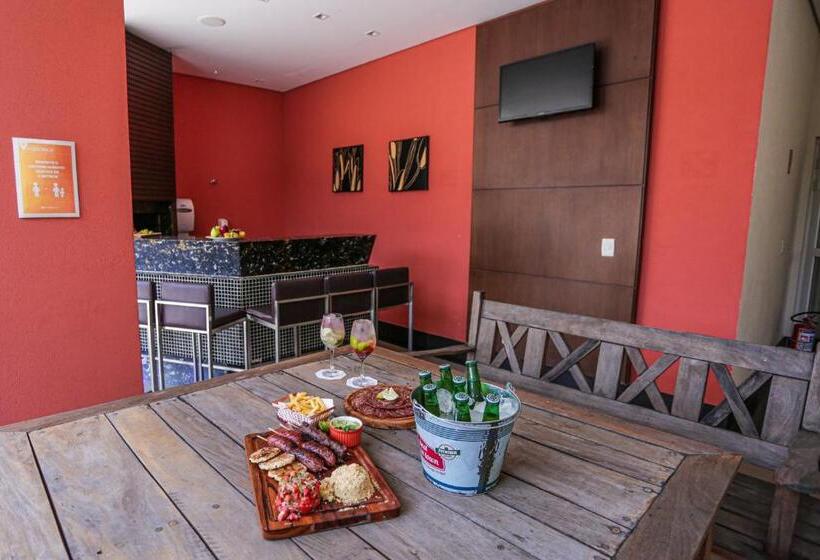 ホテル Intercity Vinhedo