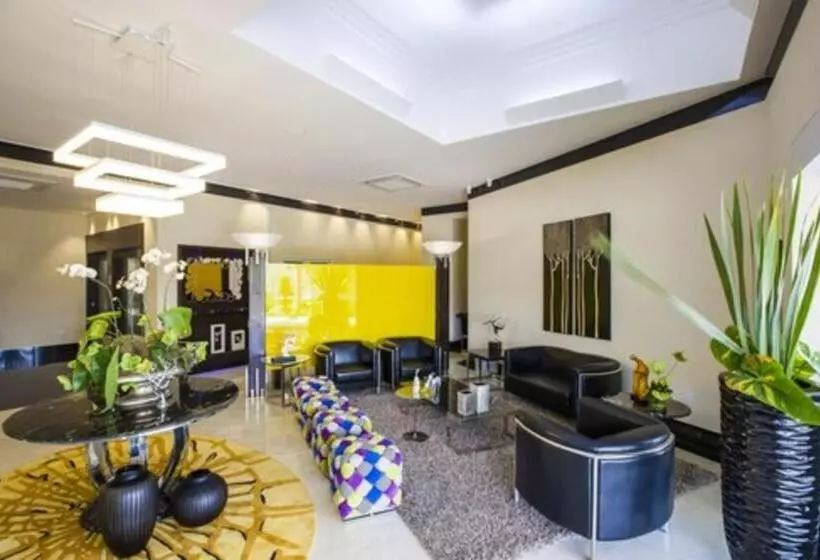 Отель Intercity Vinhedo