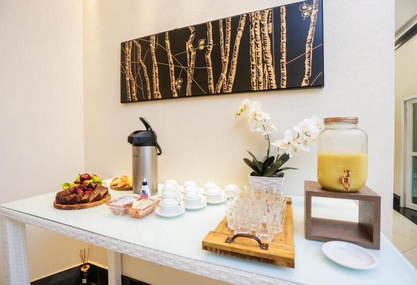 ホテル Intercity Vinhedo