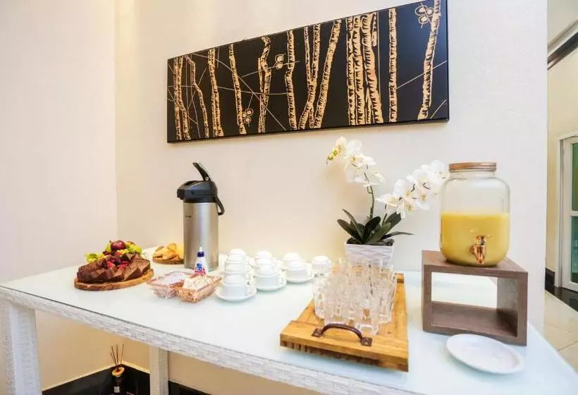 Отель Intercity Vinhedo