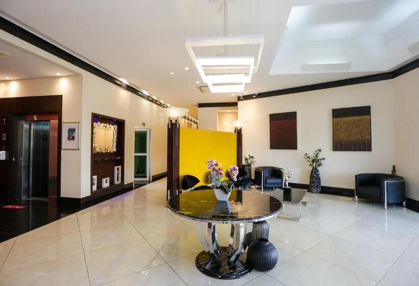 ホテル Intercity Vinhedo