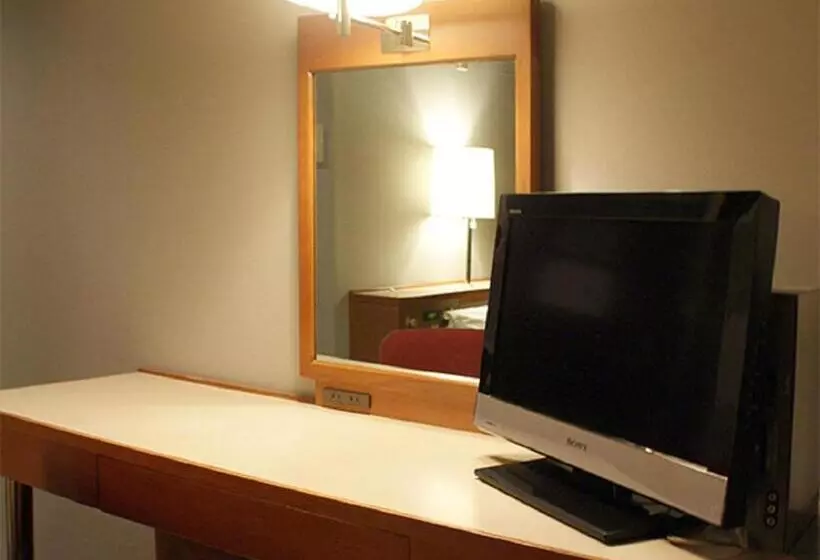 Отель Livemax Budget Hiratsuka Ekimae