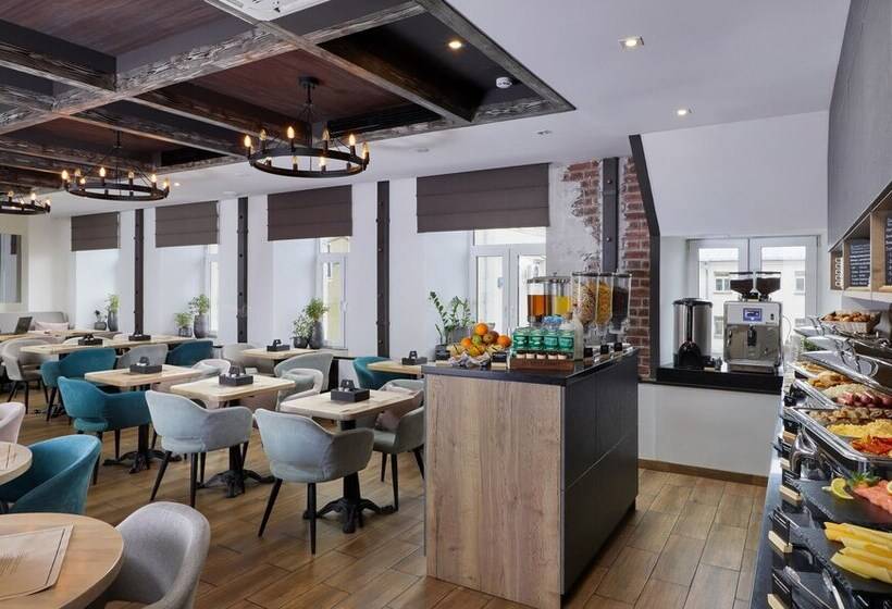 Mirros Hotel Moscow Kremlin