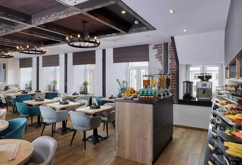 Mirros Hotel Moscow Kremlin