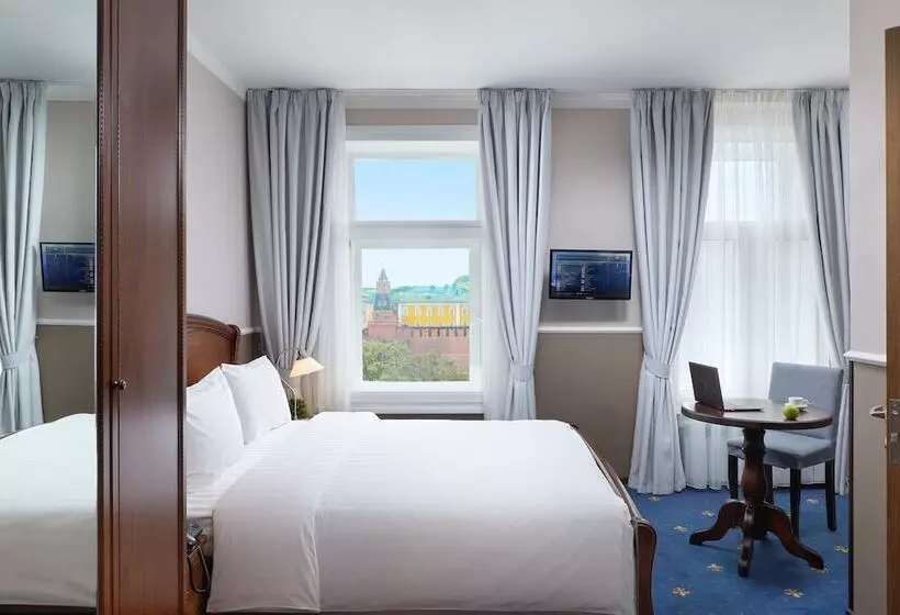 Mirros Hotel Moscow Kremlin