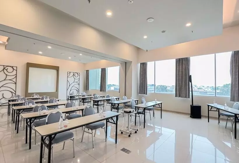 Pop! Hotel Kelapa Gading