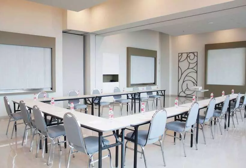 Pop! Hotel Kelapa Gading