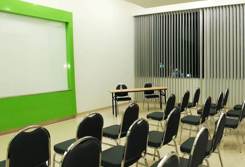 Pop! Hotel Kelapa Gading