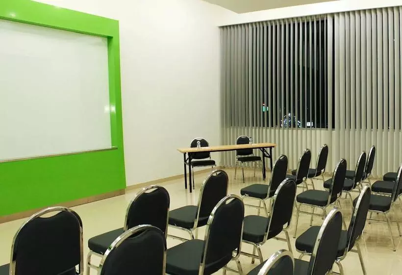 Pop! Hotel Kelapa Gading