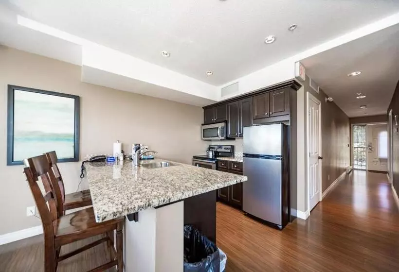 ホテル The Castle At Swan Lake