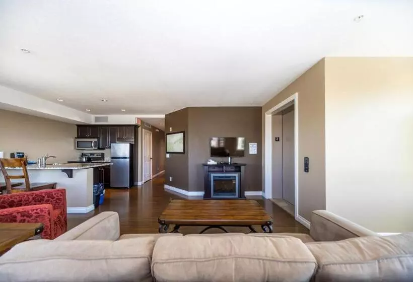 ホテル The Castle At Swan Lake