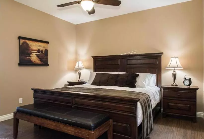 ホテル The Castle At Swan Lake