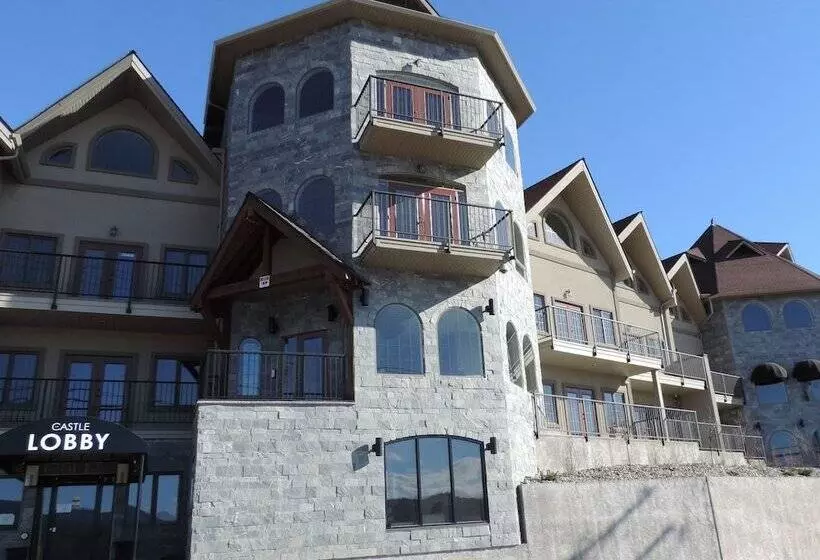 ホテル The Castle At Swan Lake