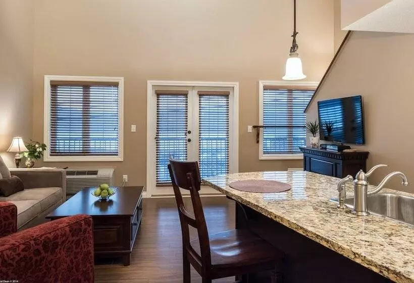 ホテル The Castle At Swan Lake