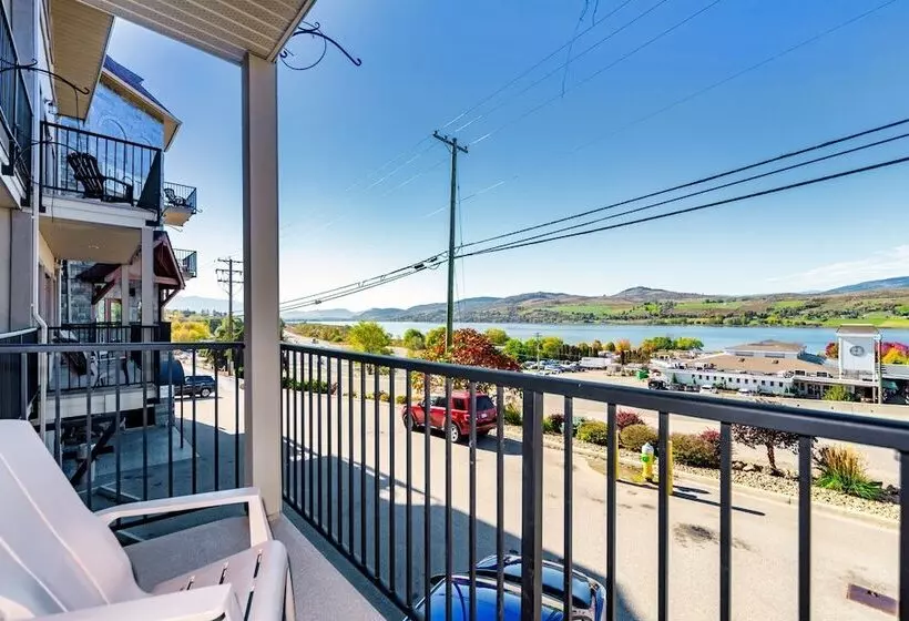 ホテル The Castle At Swan Lake