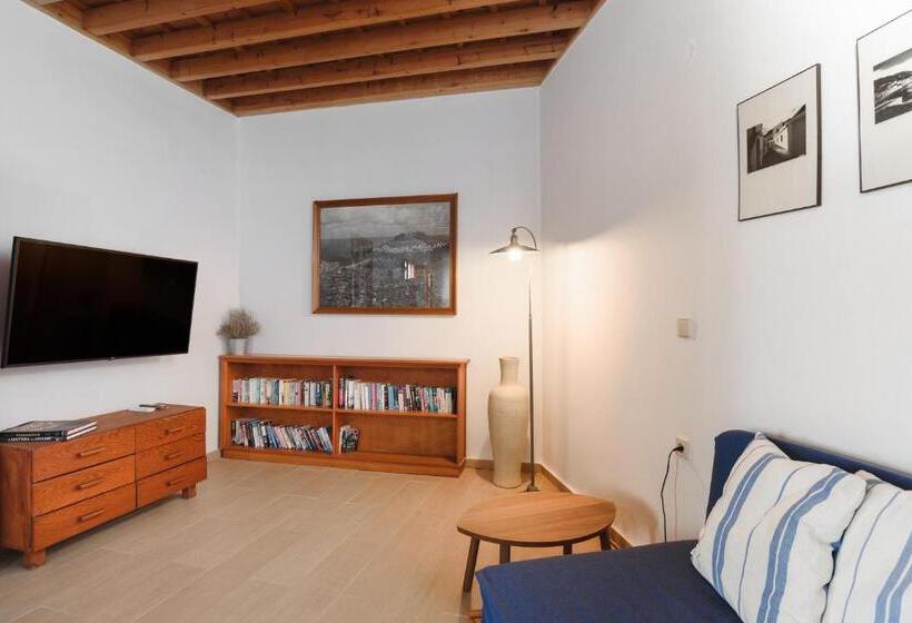 בית מלון כפרי Thea Villas And Suite