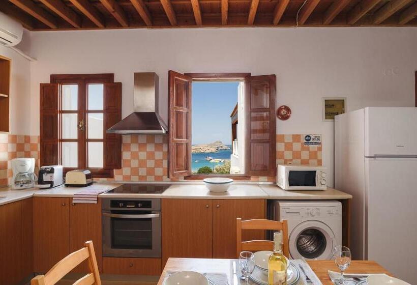 בית מלון כפרי Thea Villas And Suite