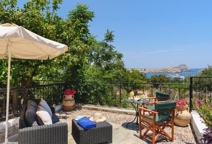 בית מלון כפרי Thea Villas And Suite