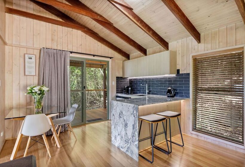 ホテル Treetops Seaview Montville