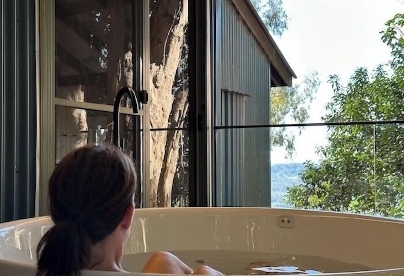 ホテル Treetops Seaview Montville