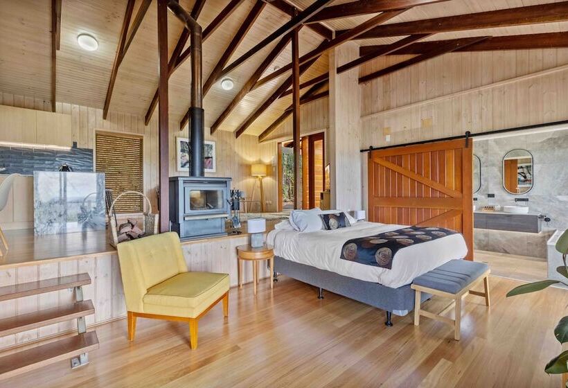 ホテル Treetops Seaview Montville