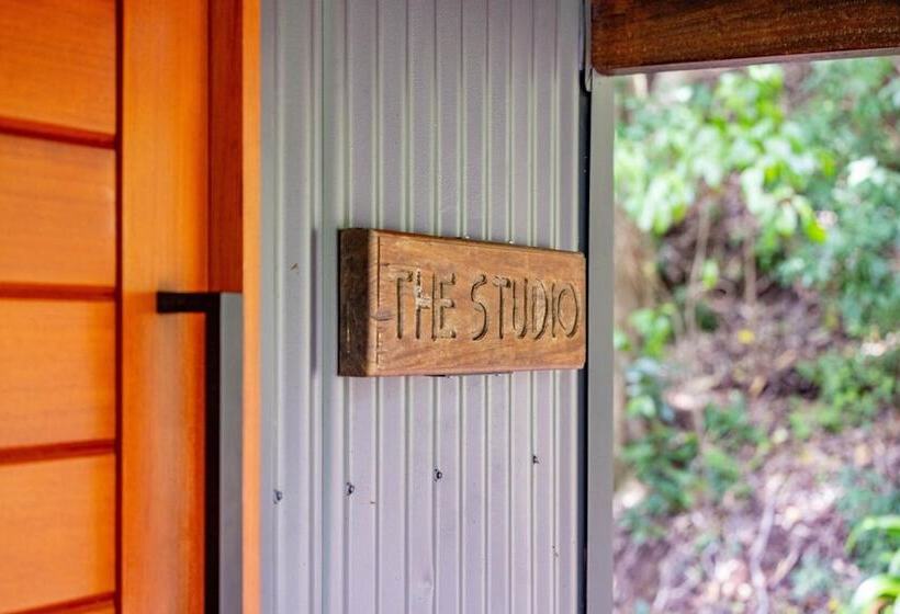 ホテル Treetops Seaview Montville