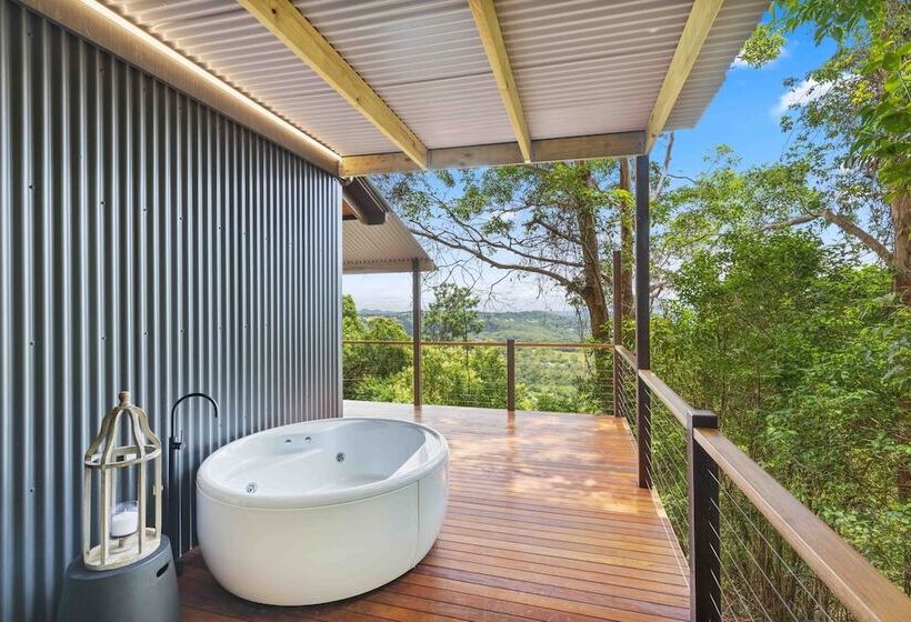 ホテル Treetops Seaview Montville