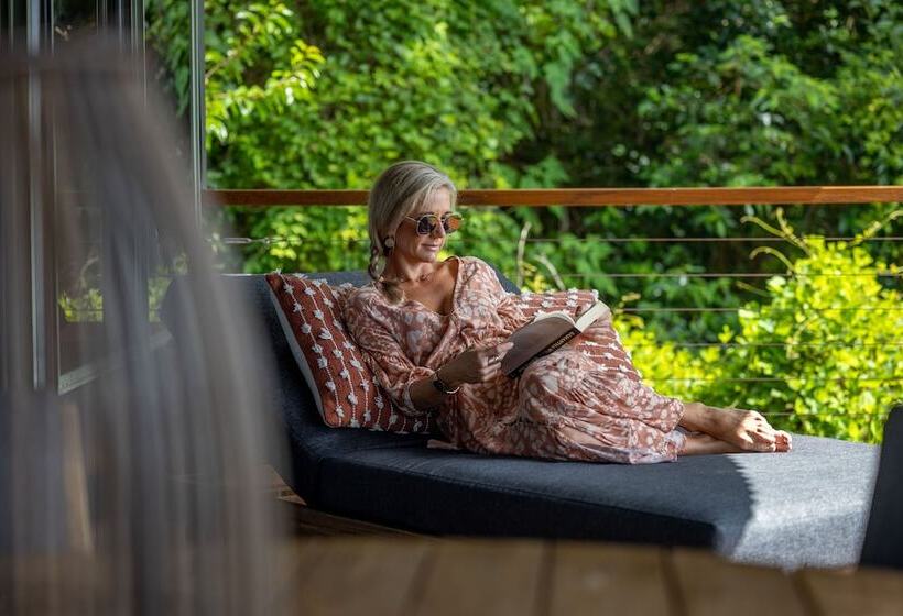 ホテル Treetops Seaview Montville