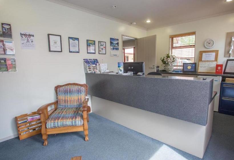 فندق على الطريق Asure Scenic Route Motor Lodge