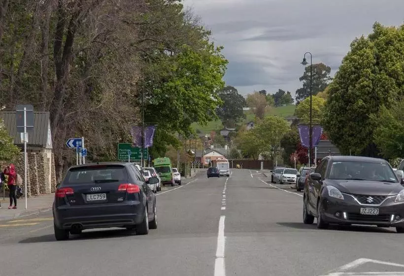 فندق على الطريق Asure Scenic Route Motor Lodge