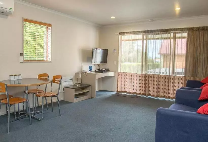 فندق على الطريق Asure Scenic Route Motor Lodge